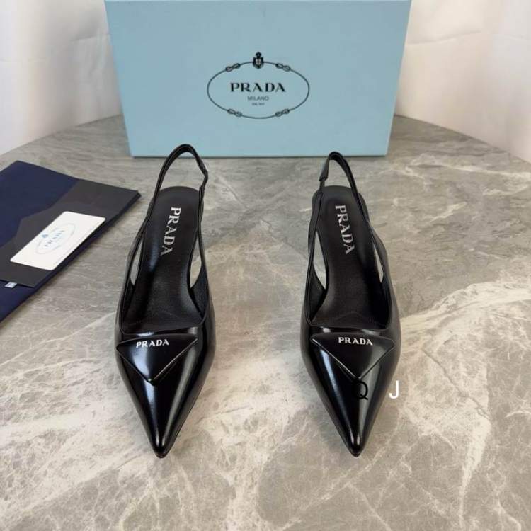 Picture of Prada Shoes _SKUPradasz35-40XJ030919244